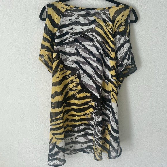 Forever 21 | Sheer Cold-Shoulder Tunic - Picture 4 of 5